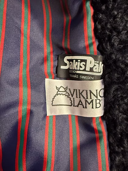 Klassisk kappa i gotlandsskinn mörkblå - Bild 4